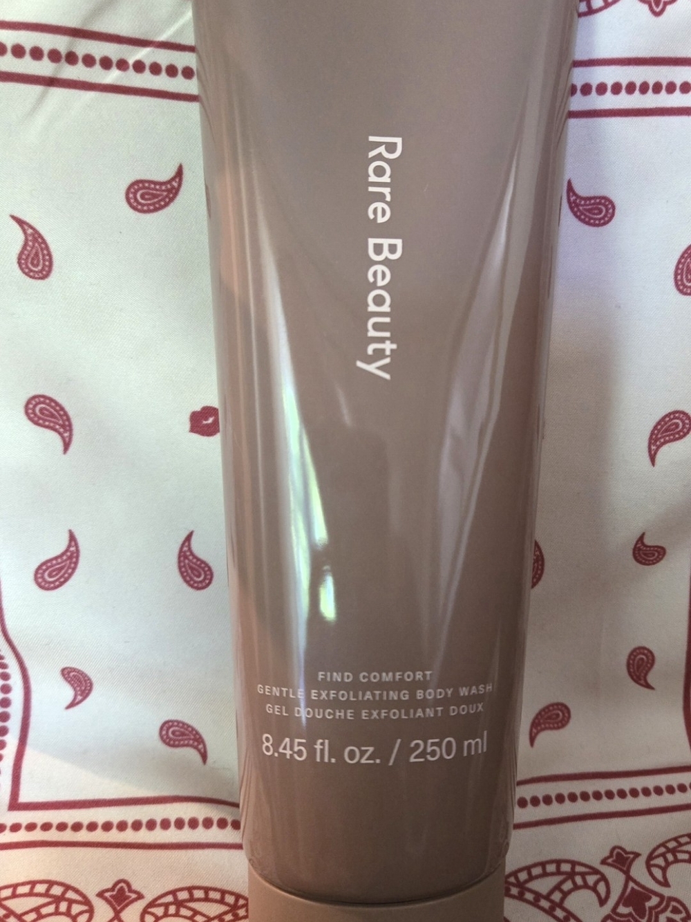 Rare Beauty Find Comfort Gentle Exfoliating Body Wash